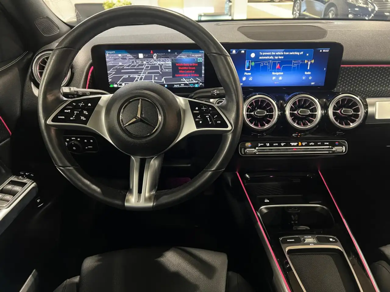 Mercedes-Benz GLB снимка Mercedes-Benz GLB