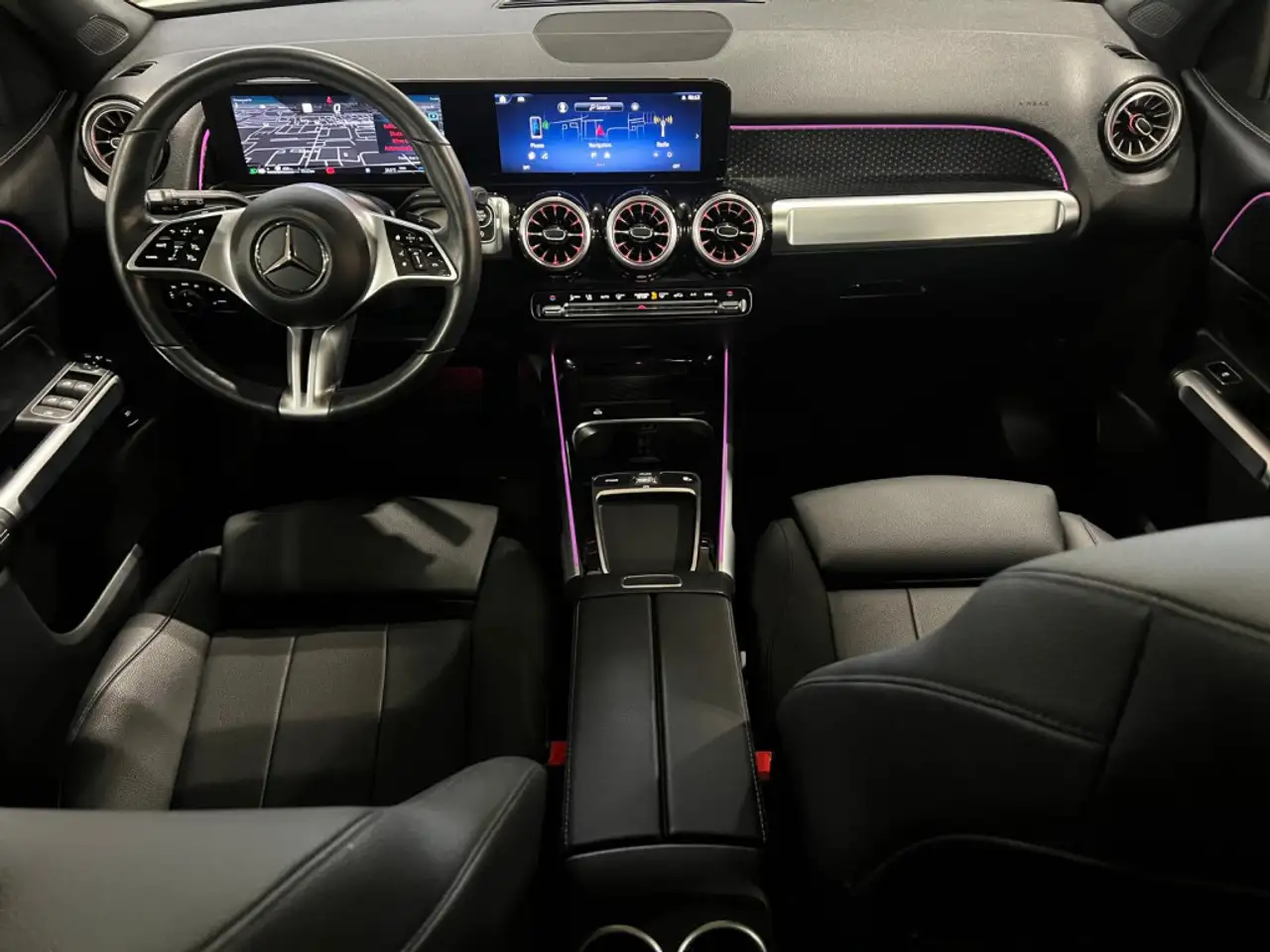 Mercedes-Benz GLB снимка Mercedes-Benz GLB