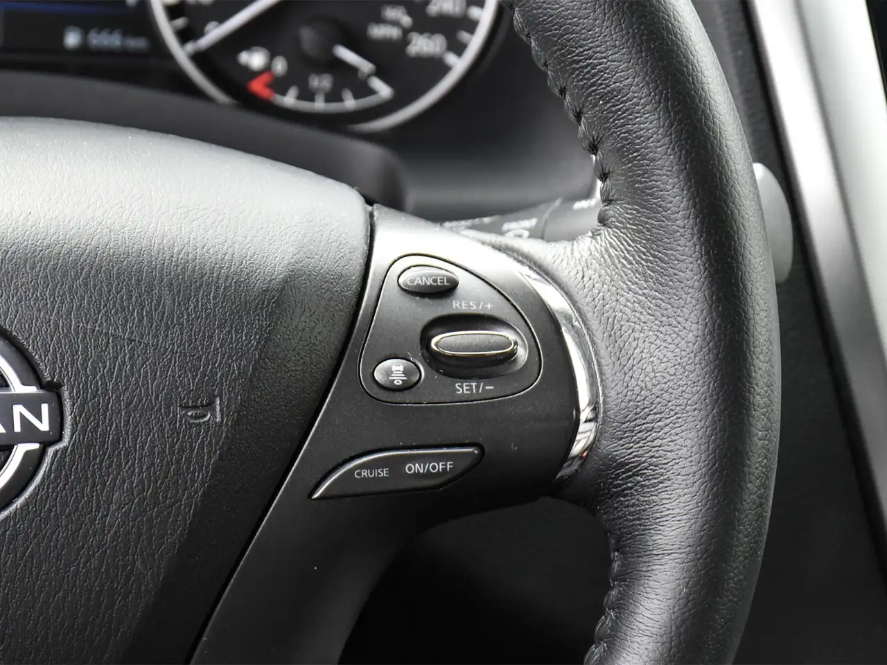 Nissan Murano снимка Nissan Murano