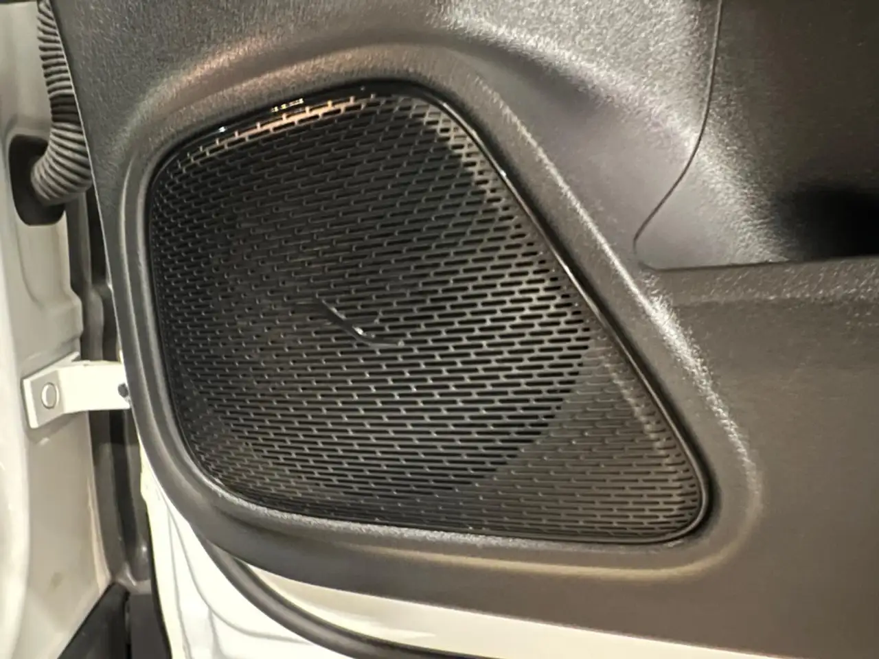 Mercedes-Benz GLB снимка Mercedes-Benz GLB