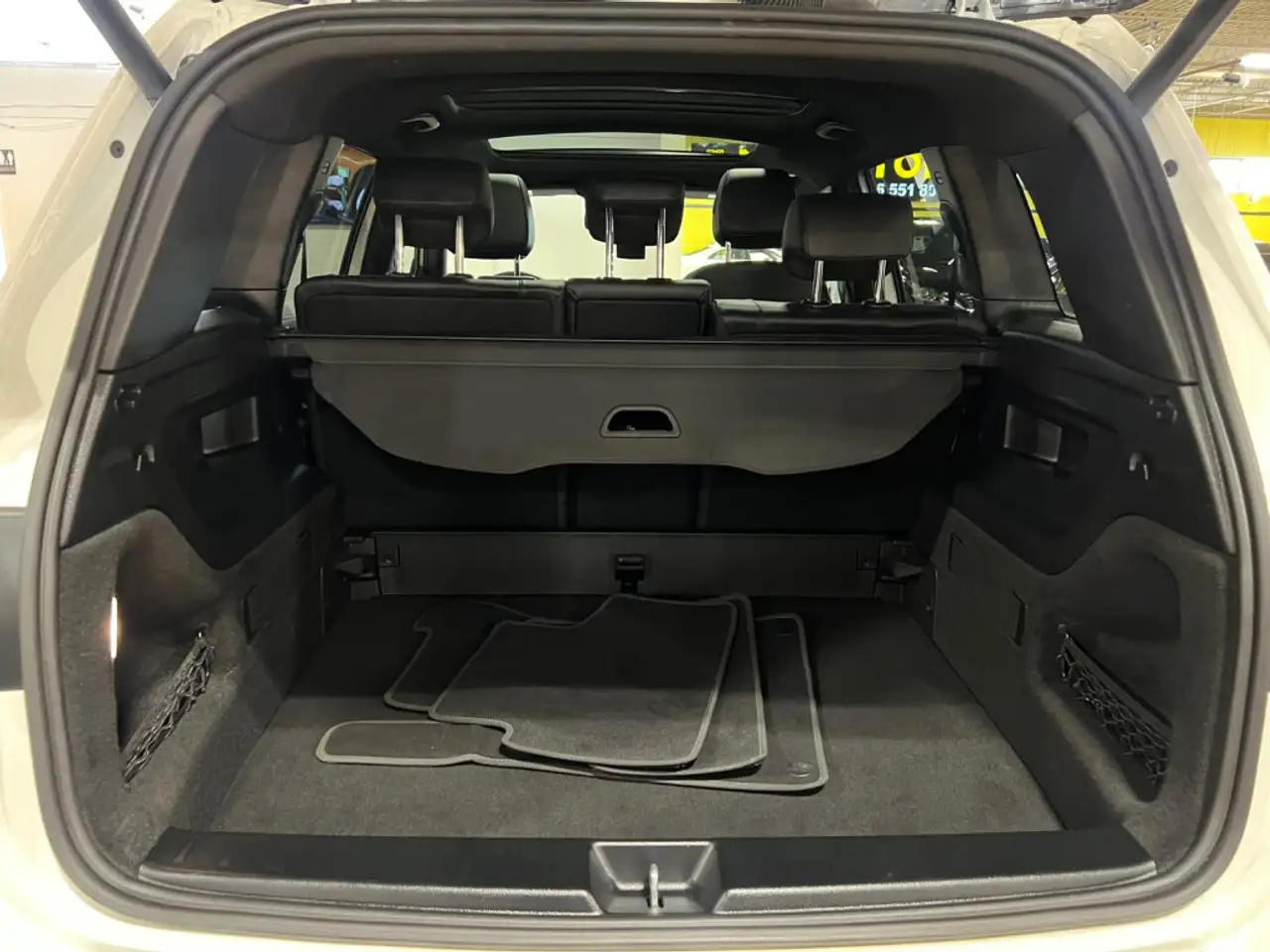 Mercedes-Benz GLB снимка Mercedes-Benz GLB