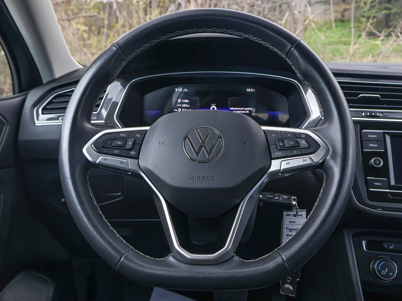 Volkswagen Tiguan снимка Volkswagen Tiguan