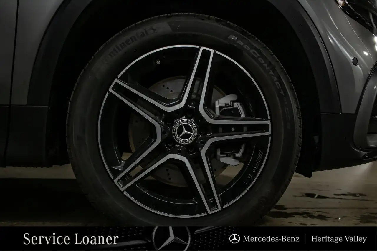 Mercedes-Benz GLB снимка Mercedes-Benz GLB