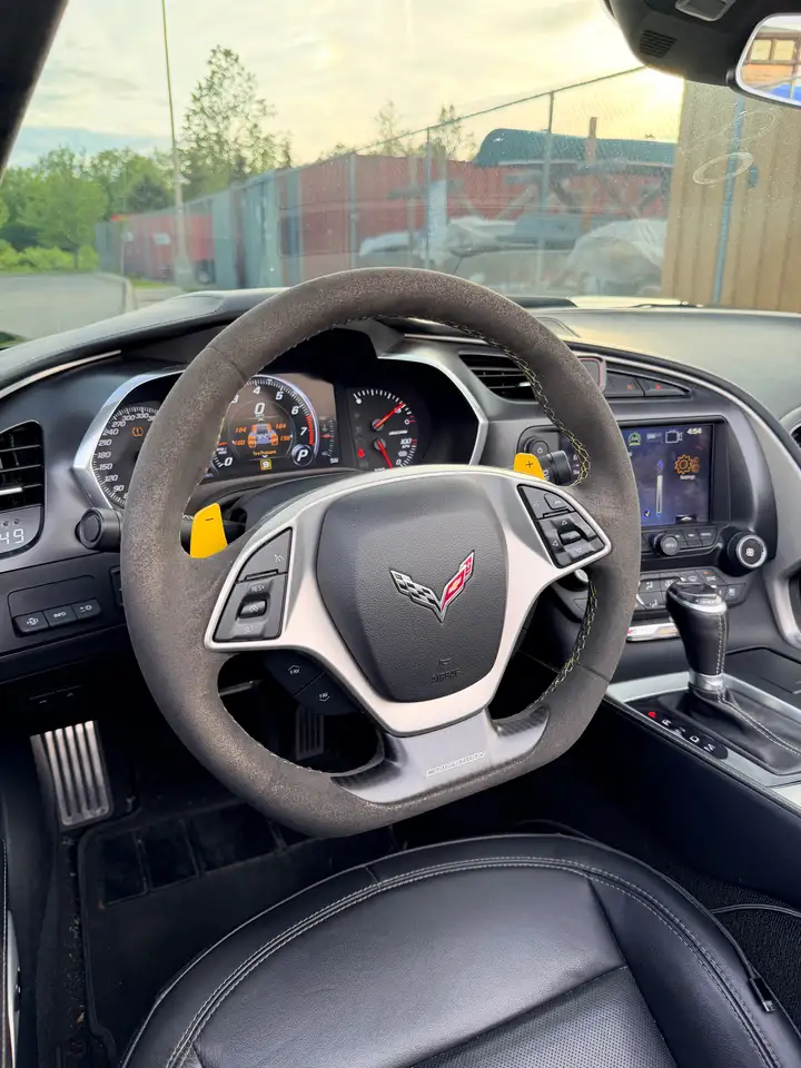 Chevrolet Corvette снимка Chevrolet Corvette