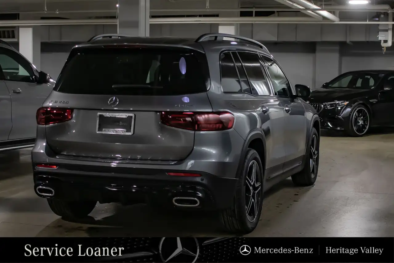 Mercedes-Benz GLB снимка Mercedes-Benz GLB
