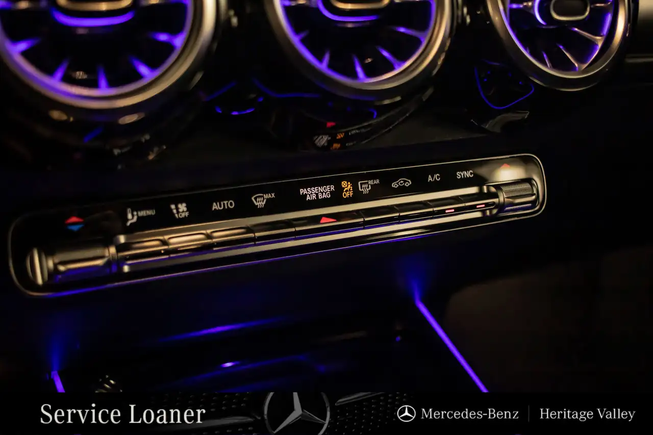 Mercedes-Benz GLB снимка Mercedes-Benz GLB