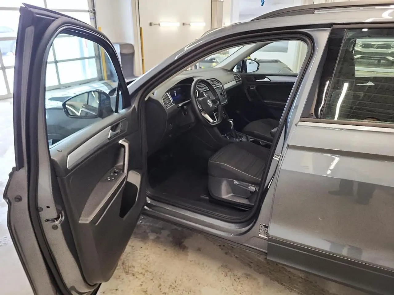 Volkswagen Tiguan снимка Volkswagen Tiguan