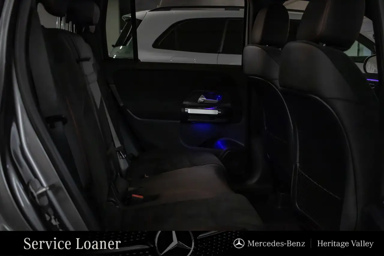 Mercedes-Benz GLB снимка Mercedes-Benz GLB
