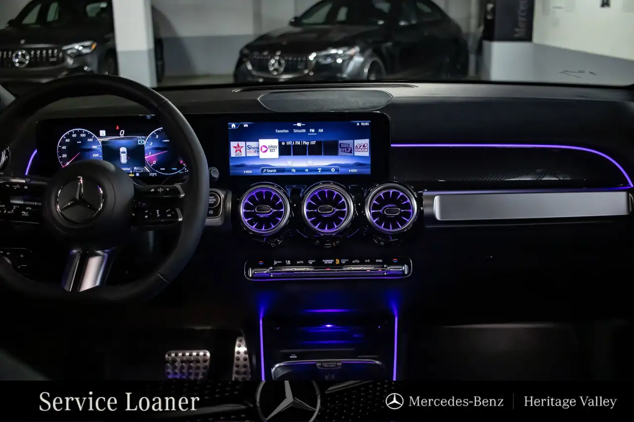 Mercedes-Benz GLB снимка Mercedes-Benz GLB