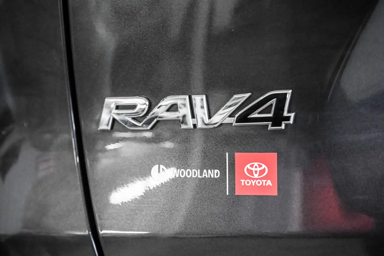Toyota RAV 4 снимка Toyota RAV 4