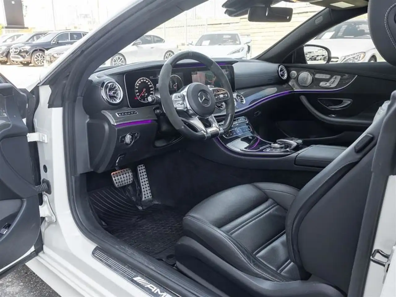 Mercedes-Benz E-Class fotografie Mercedes-Benz E-Class