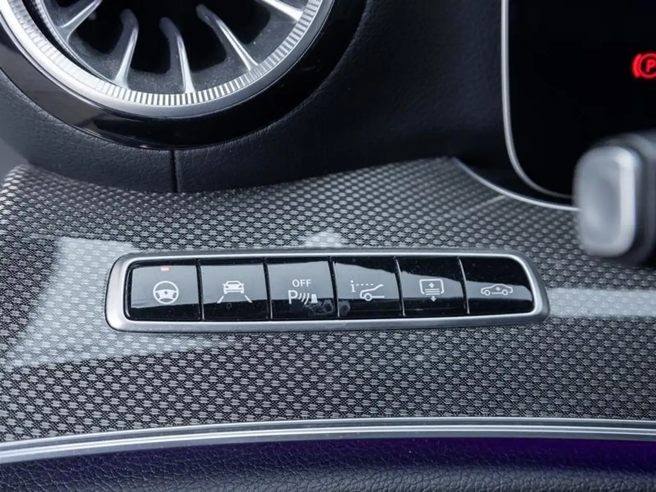 Mercedes-Benz E-Class fotografie Mercedes-Benz E-Class
