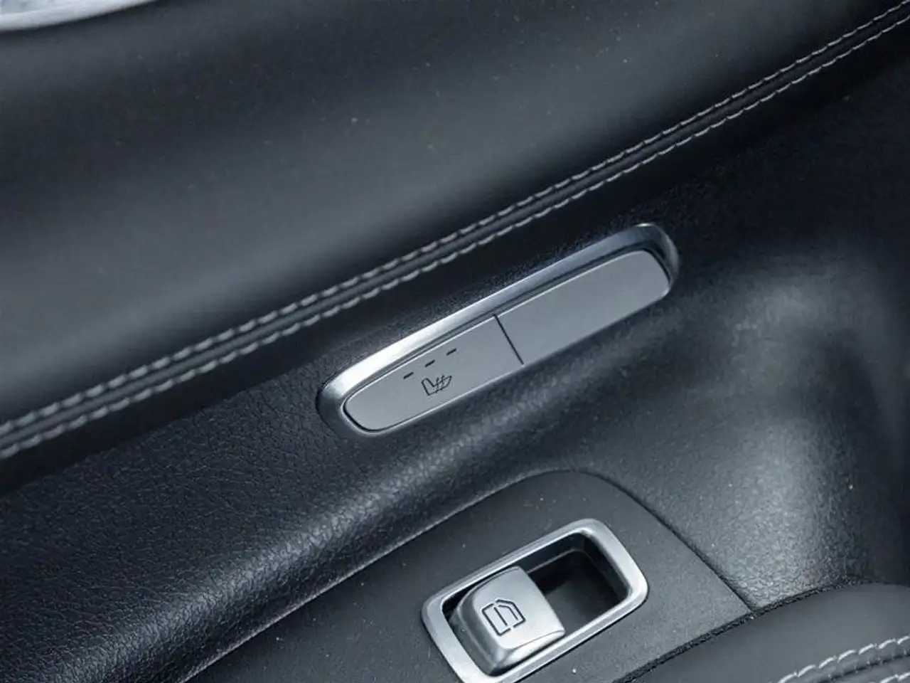Mercedes-Benz E-Class fotografie Mercedes-Benz E-Class