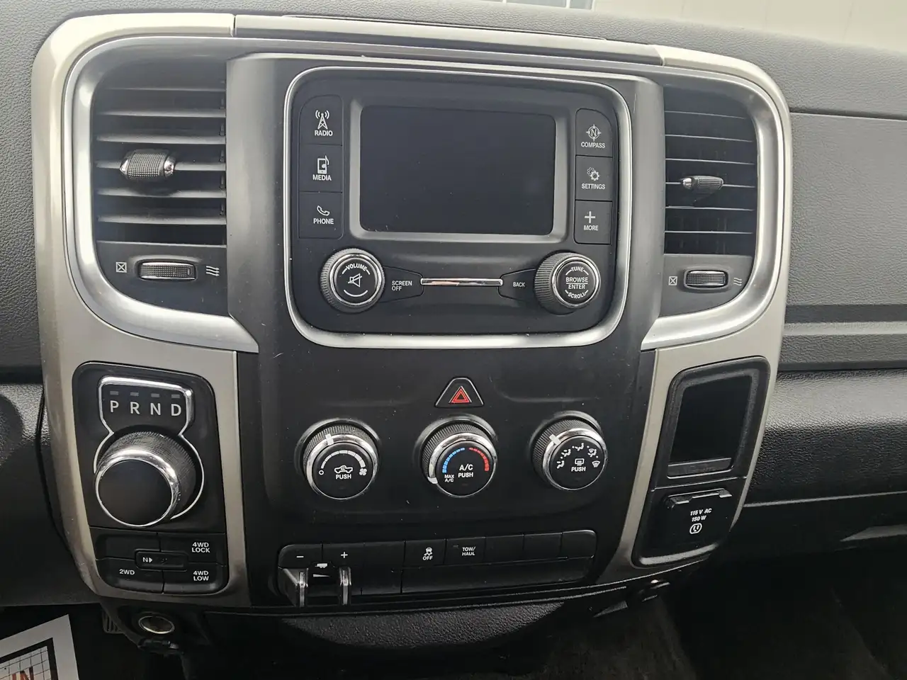 RAM 1500 снимка RAM 1500