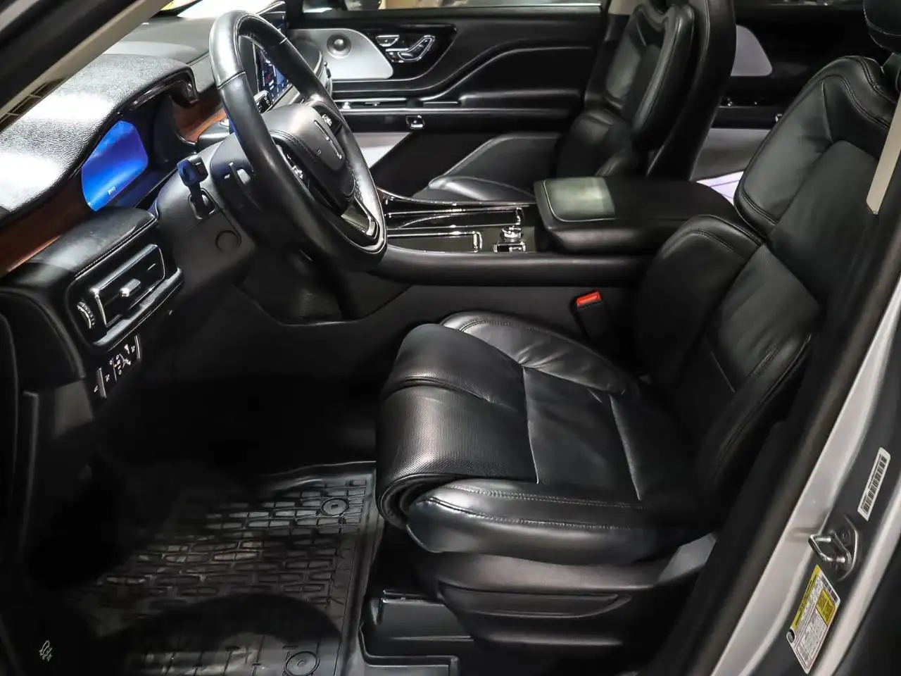Lincoln Aviator снимка Lincoln Aviator