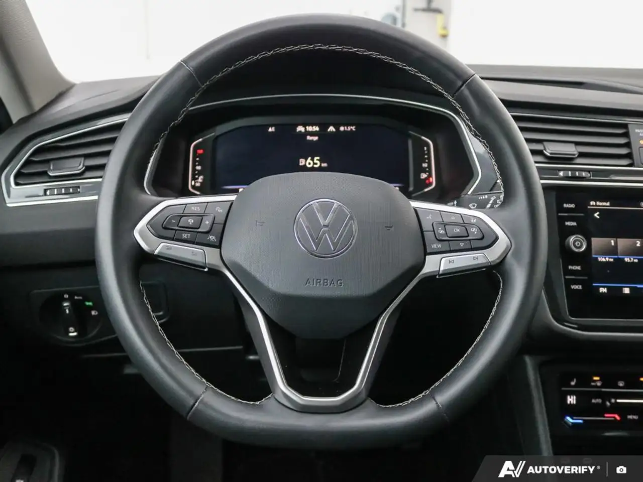 Volkswagen Tiguan снимка Volkswagen Tiguan