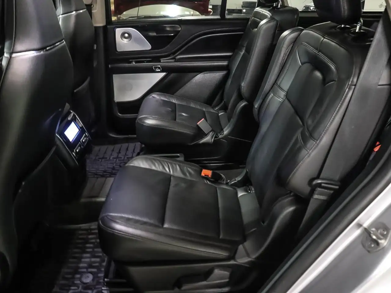 Lincoln Aviator снимка Lincoln Aviator