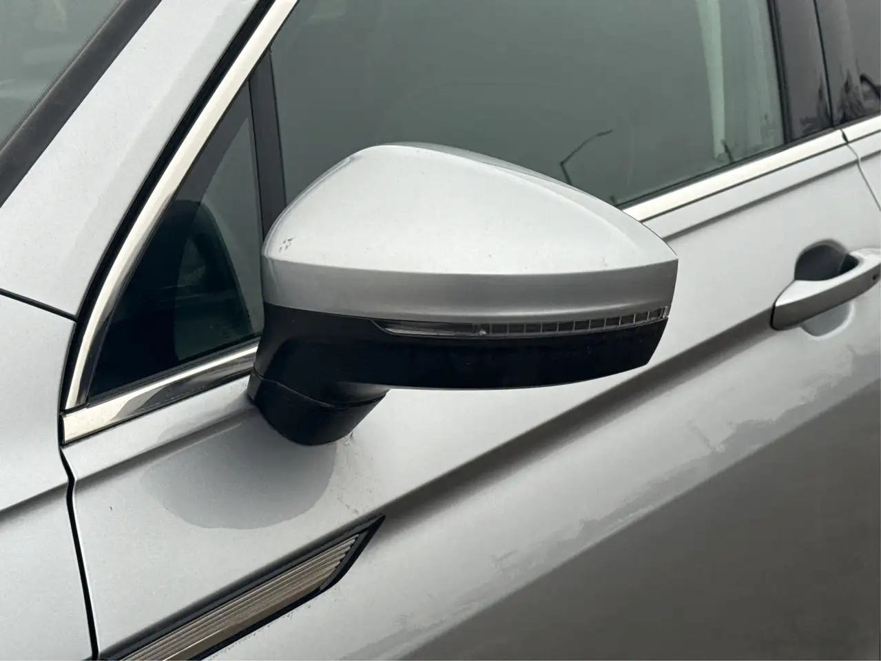 Volkswagen Tiguan снимка Volkswagen Tiguan