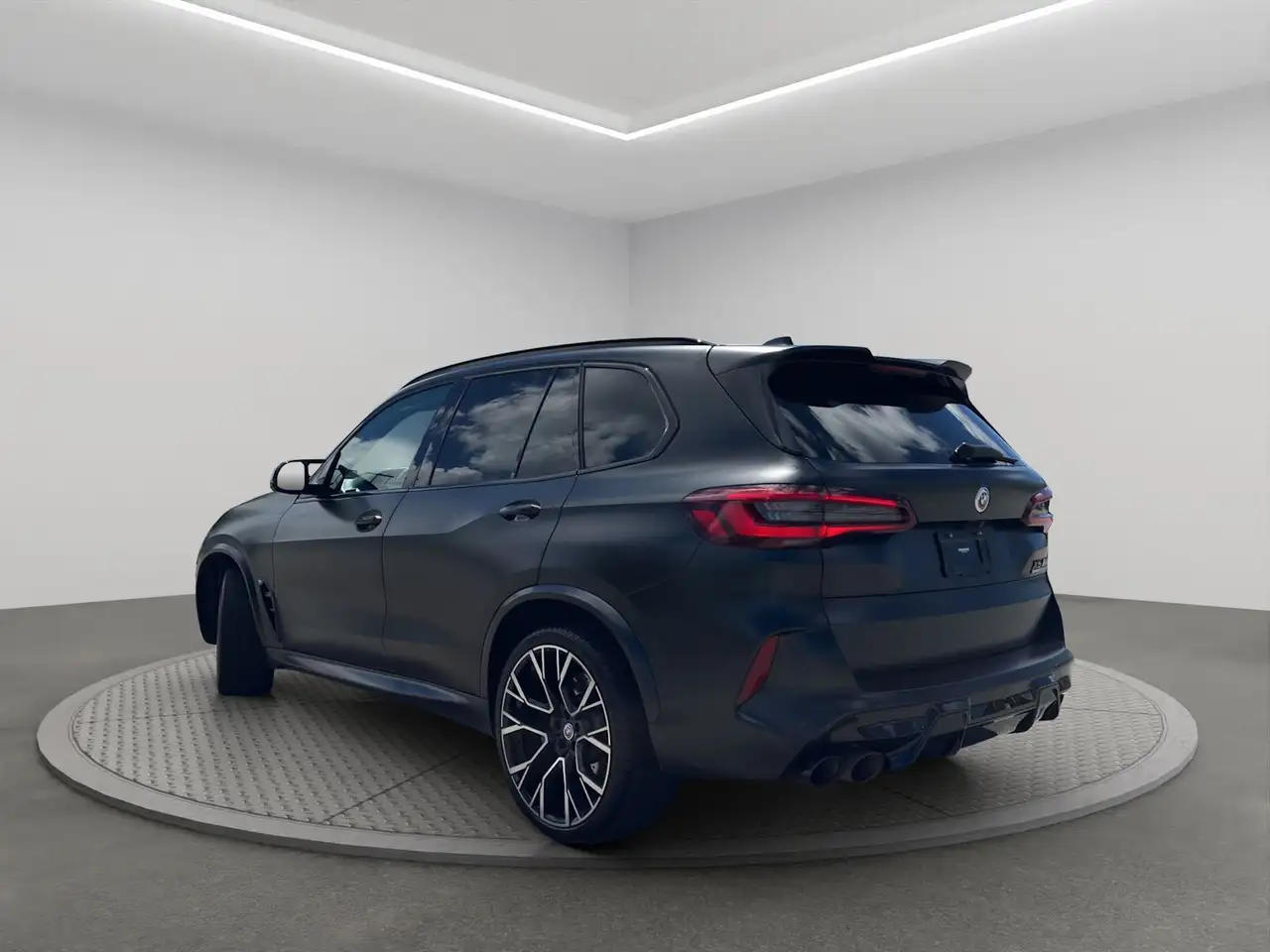 BMW X5 M снимка BMW X5 M
