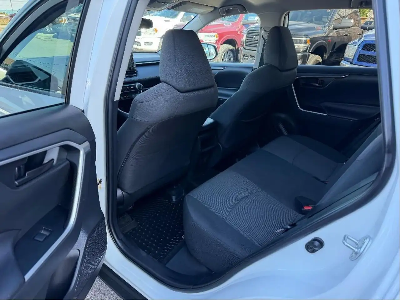 Toyota RAV 4 снимка Toyota RAV 4