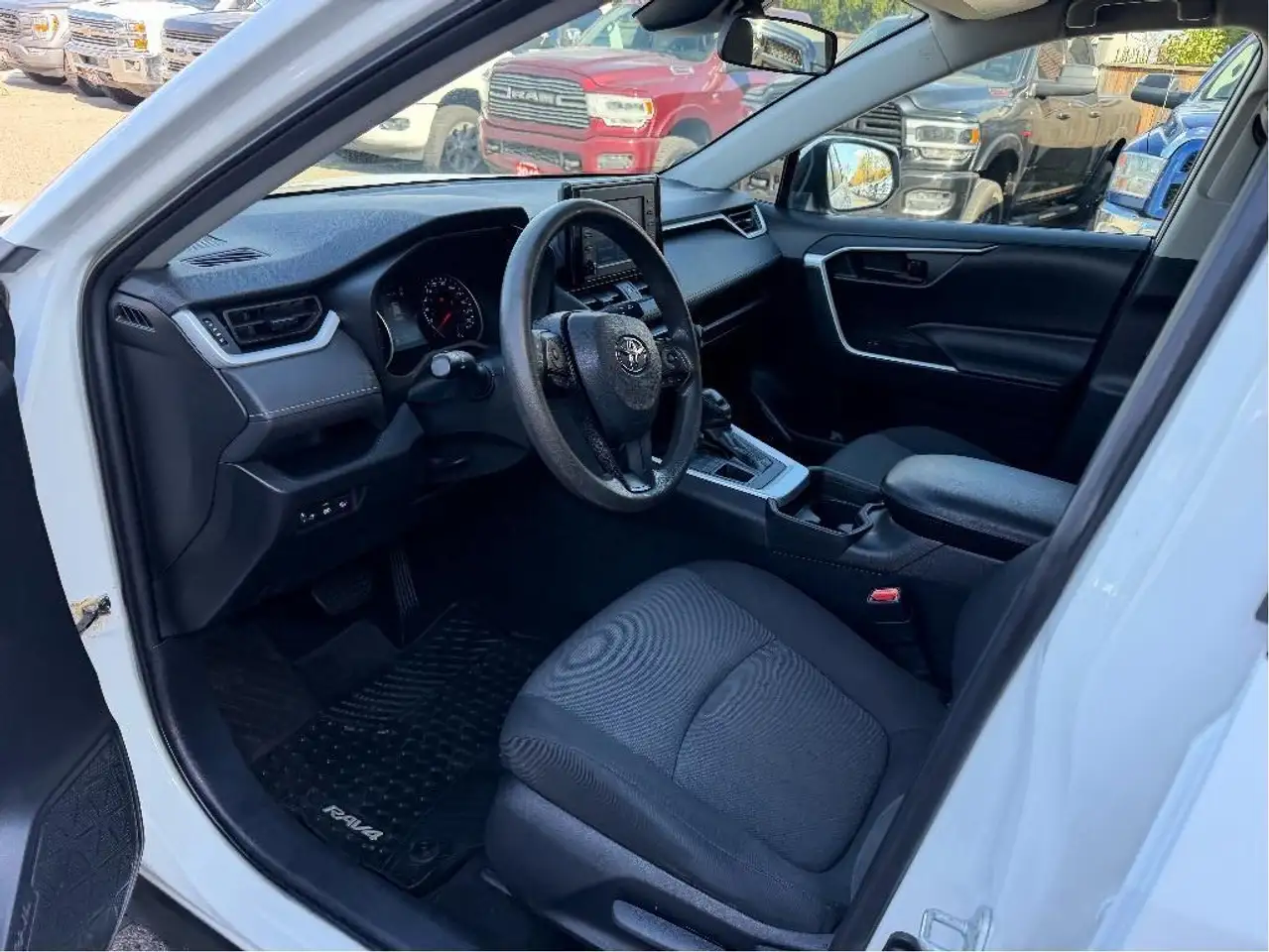 Toyota RAV 4 снимка Toyota RAV 4