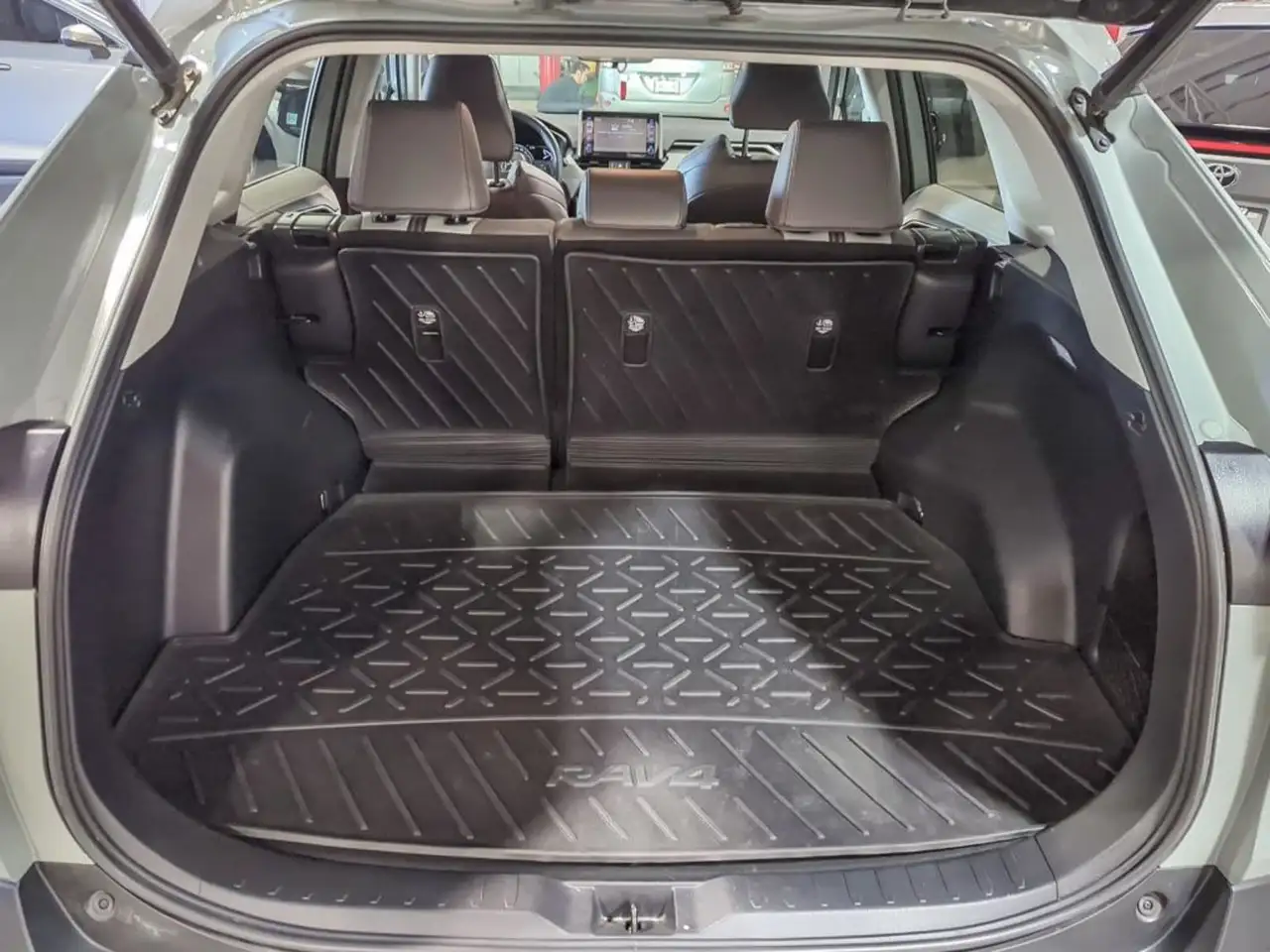 Toyota RAV 4 снимка Toyota RAV 4