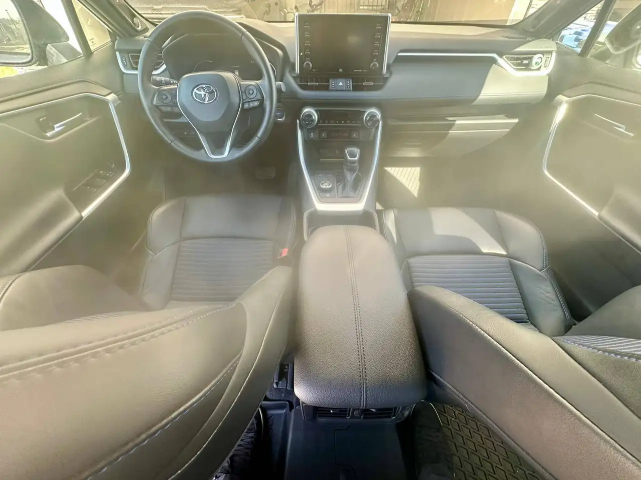 Toyota RAV 4 снимка Toyota RAV 4