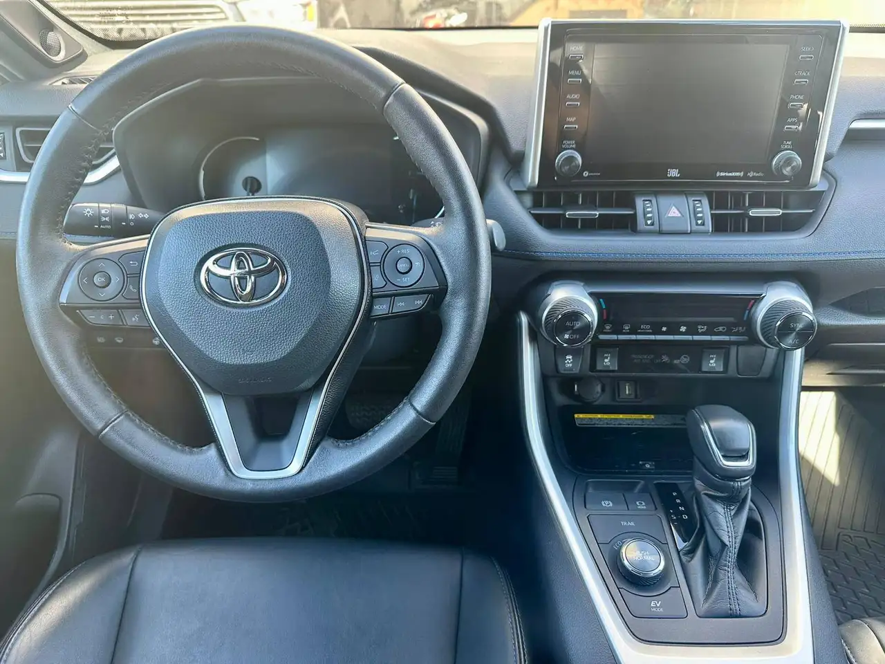 Toyota RAV 4 снимка Toyota RAV 4