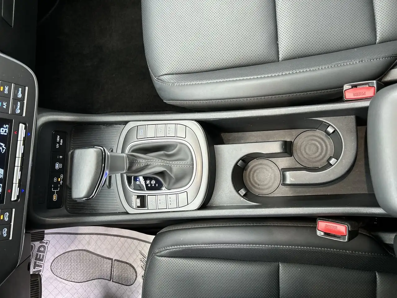 Hyundai KONA снимка Hyundai KONA
