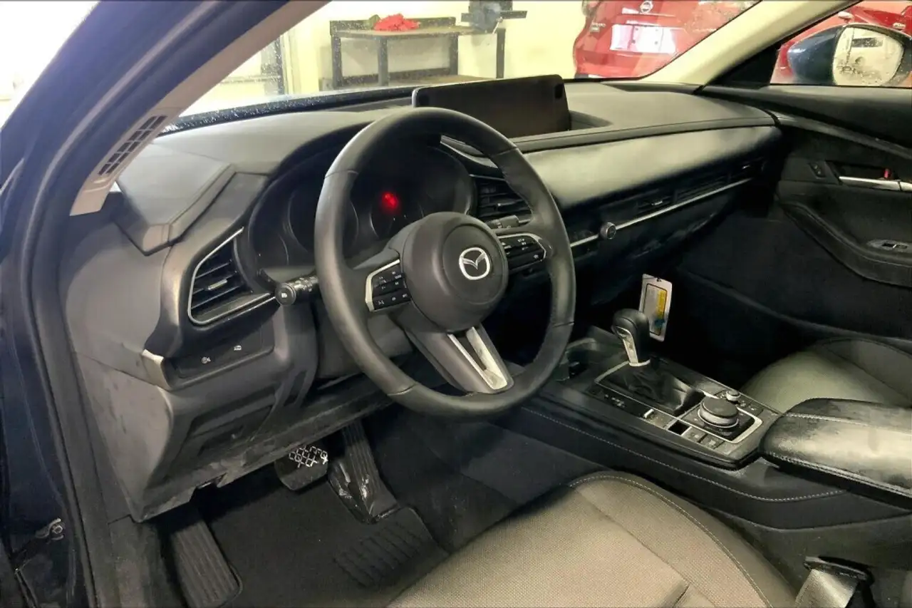 Mazda CX-30 photo Mazda CX-30