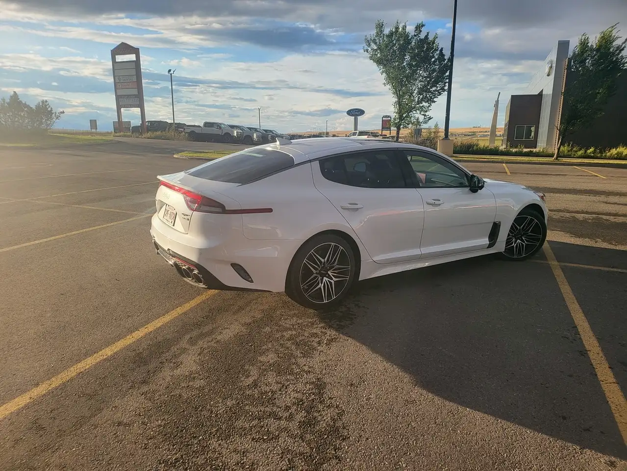 Kia Stinger снимка Kia Stinger