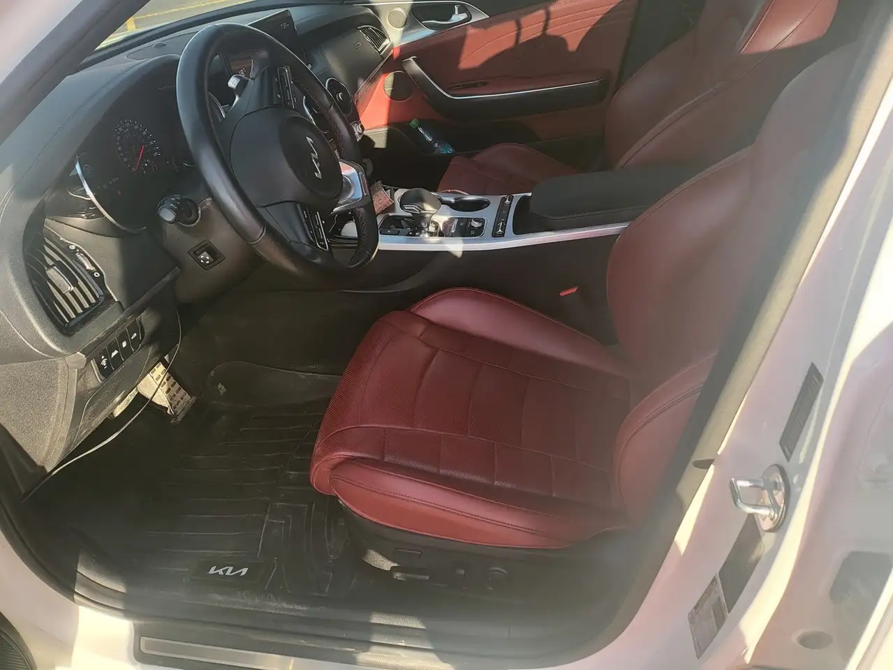 Kia Stinger снимка Kia Stinger