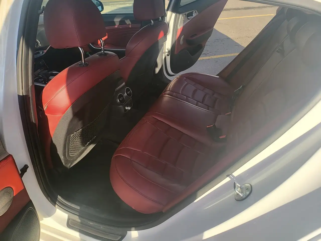 Kia Stinger снимка Kia Stinger