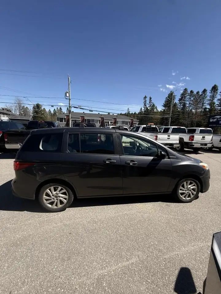 Mazda 5 photo Mazda 5