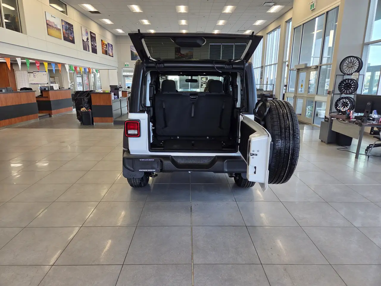 Jeep Wrangler снимка Jeep Wrangler