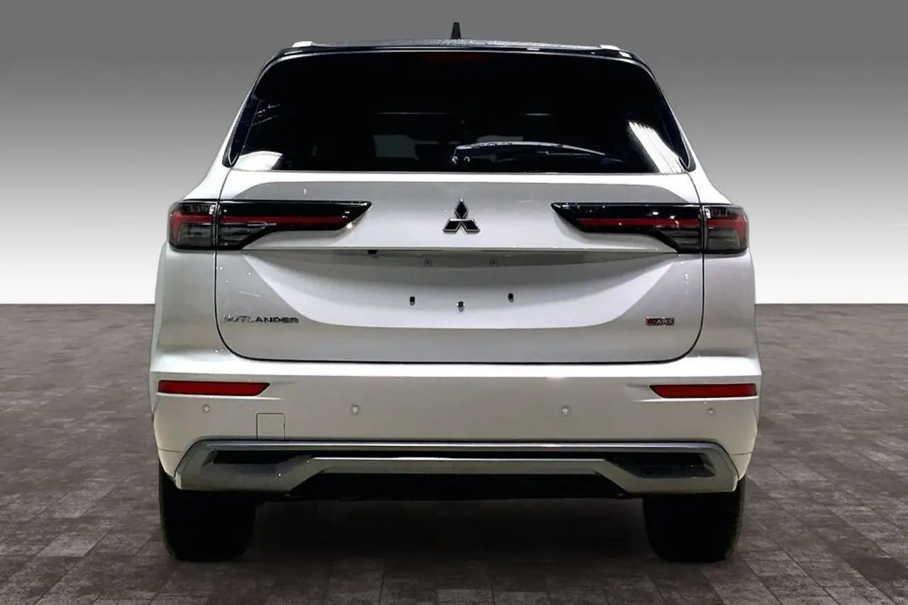 Mitsubishi Outlander photo Mitsubishi Outlander