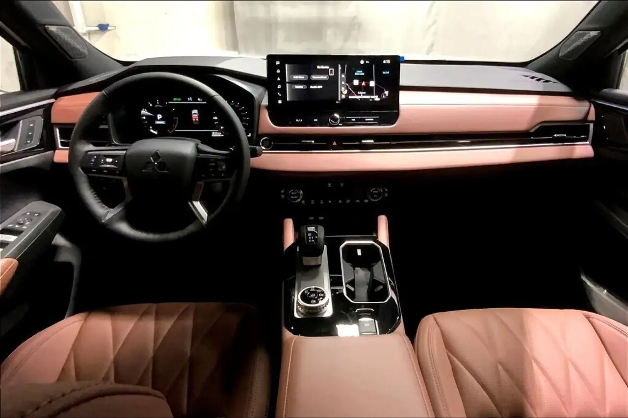Mitsubishi Outlander photo Mitsubishi Outlander