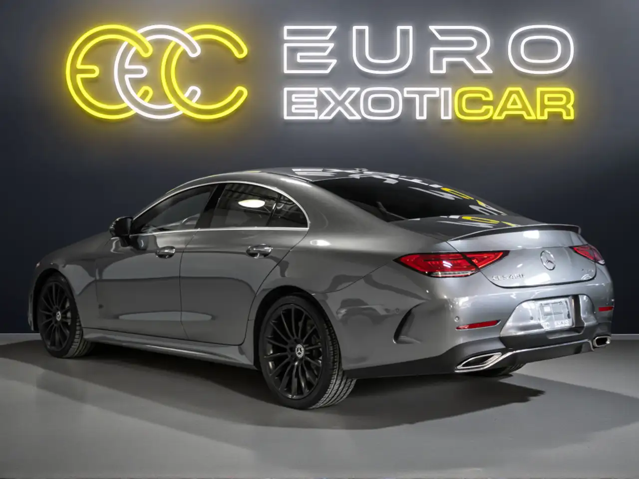 Mercedes-Benz CLS снимка Mercedes-Benz CLS