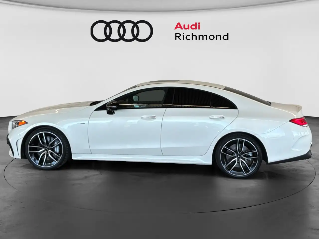 Mercedes-Benz CLS снимка Mercedes-Benz CLS