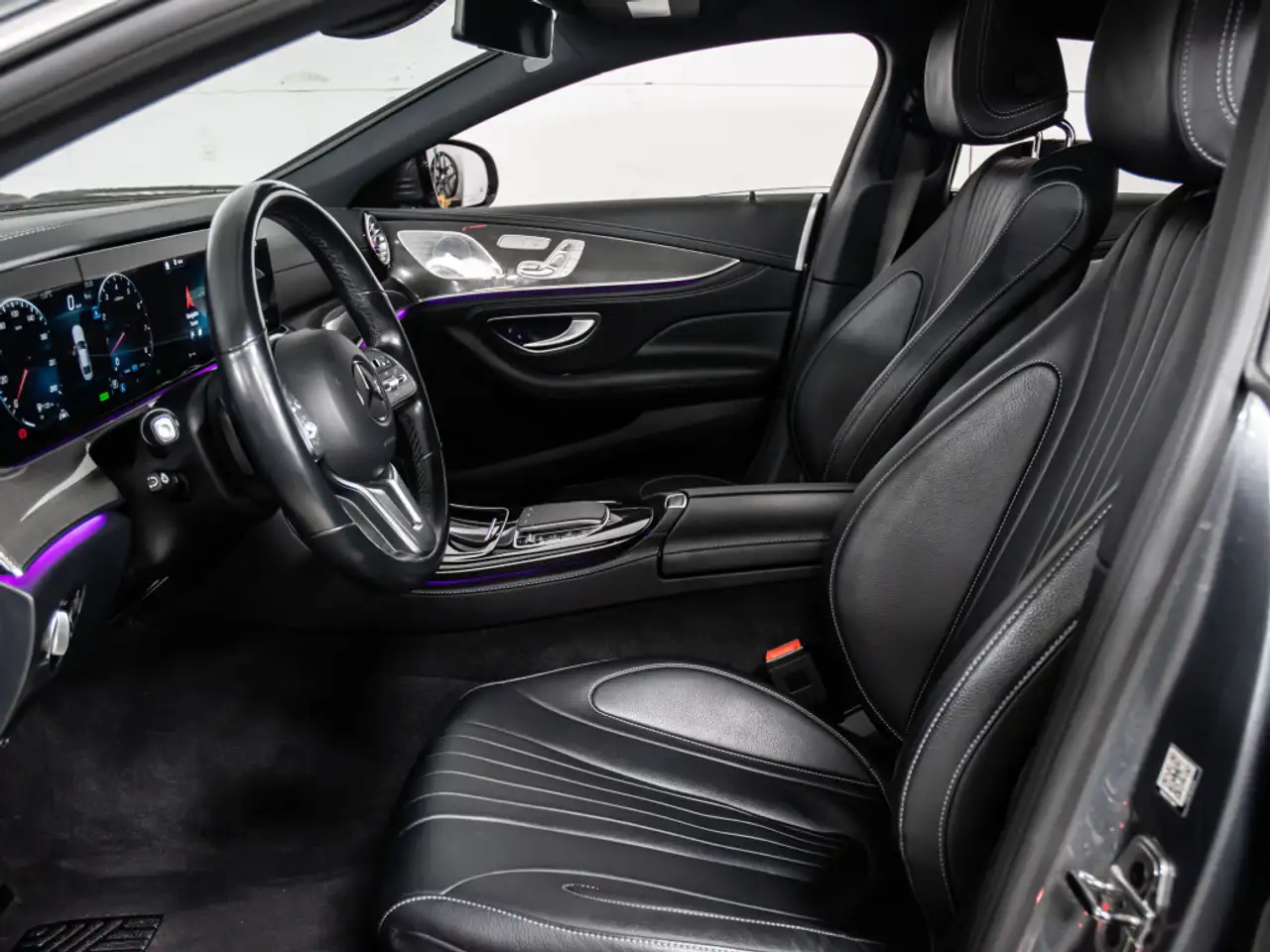 Mercedes-Benz CLS снимка Mercedes-Benz CLS