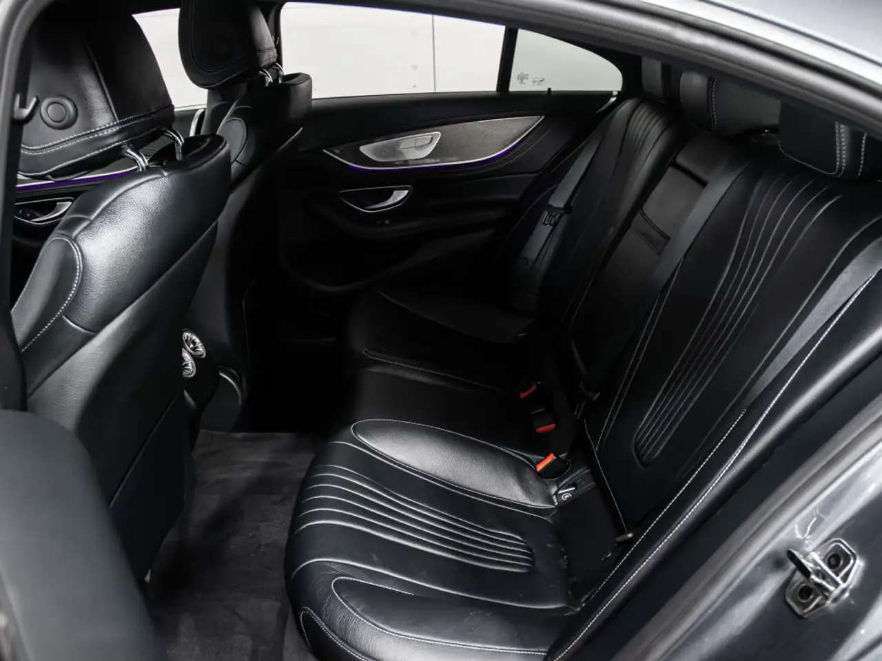 Mercedes-Benz CLS снимка Mercedes-Benz CLS