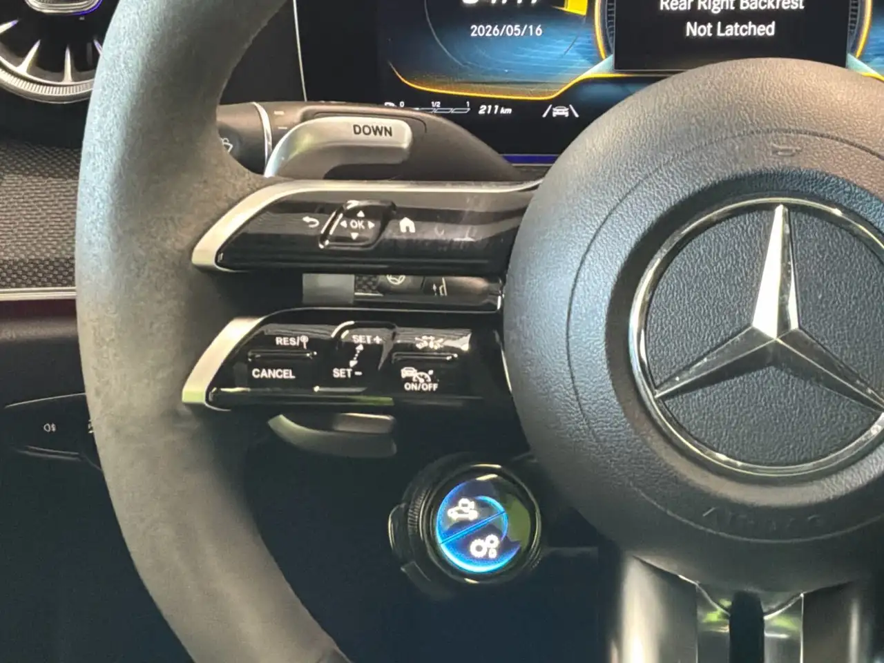 Mercedes-Benz CLS снимка Mercedes-Benz CLS