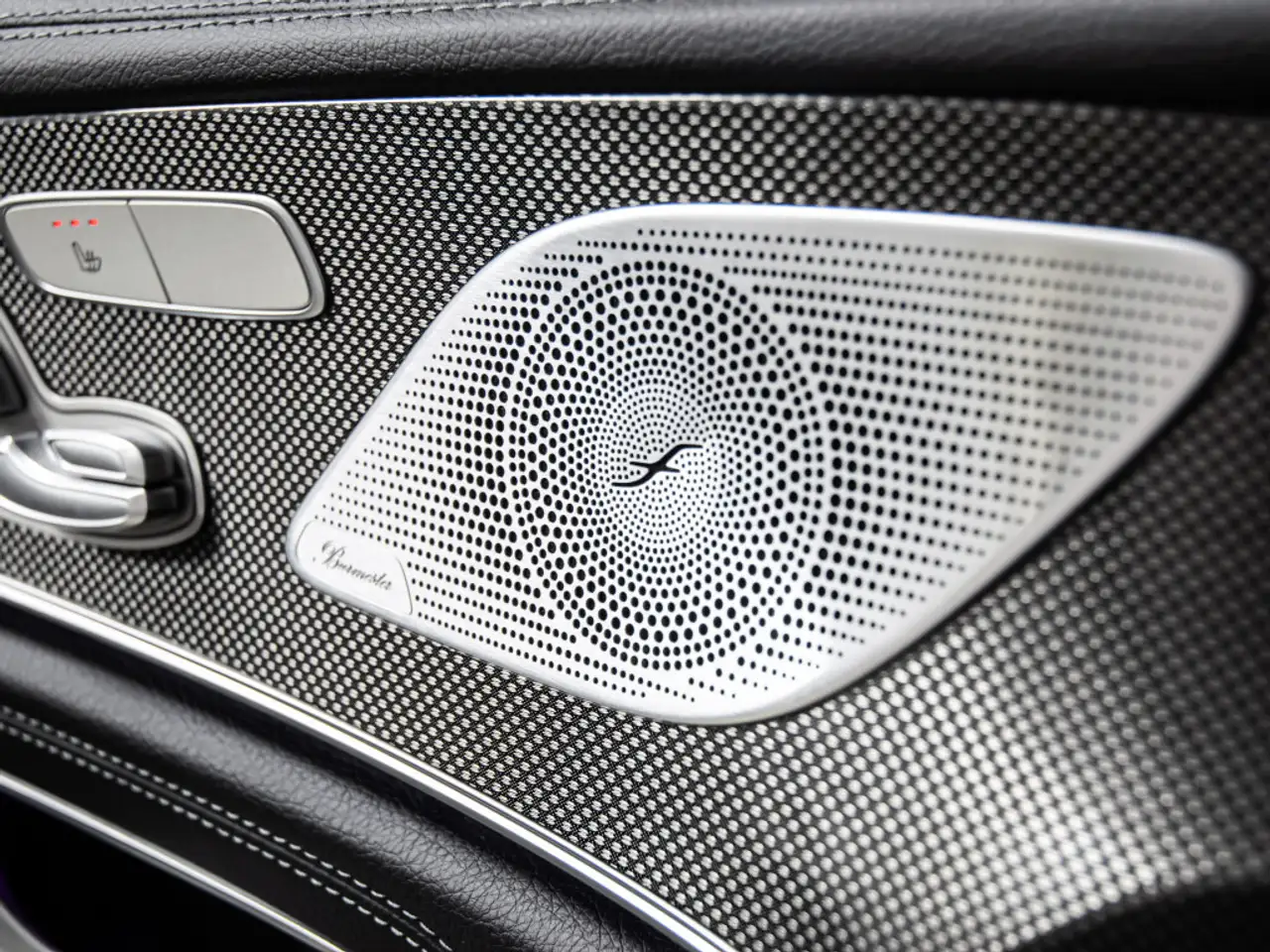 Mercedes-Benz CLS снимка Mercedes-Benz CLS