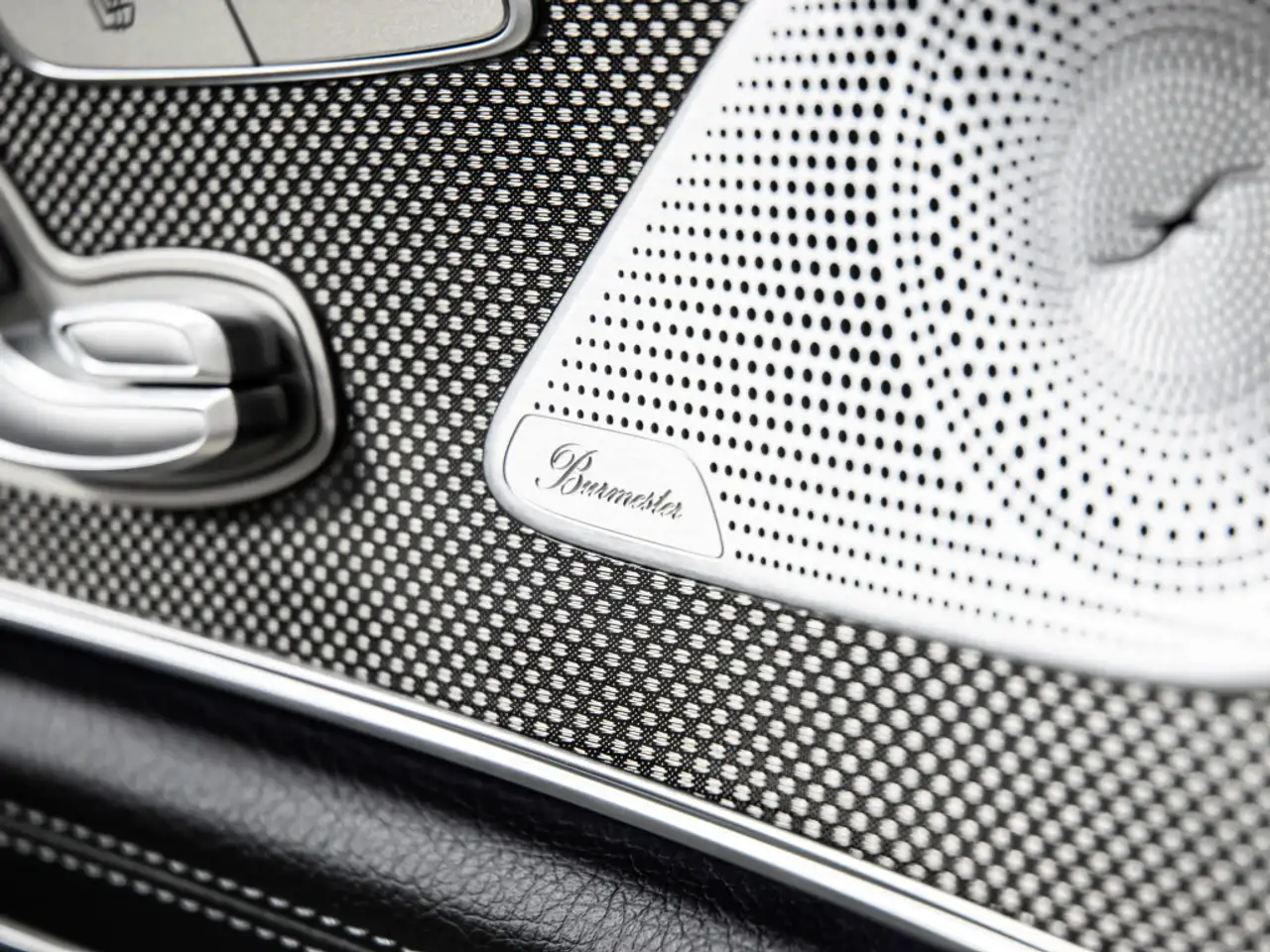 Mercedes-Benz CLS снимка Mercedes-Benz CLS