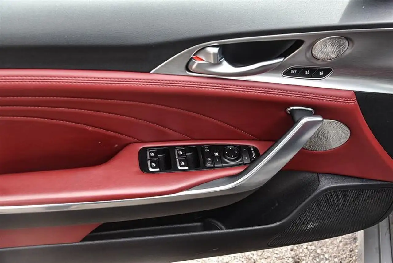 Kia Stinger снимка Kia Stinger