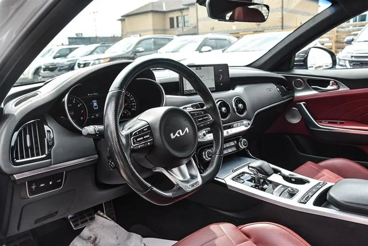 Kia Stinger снимка Kia Stinger