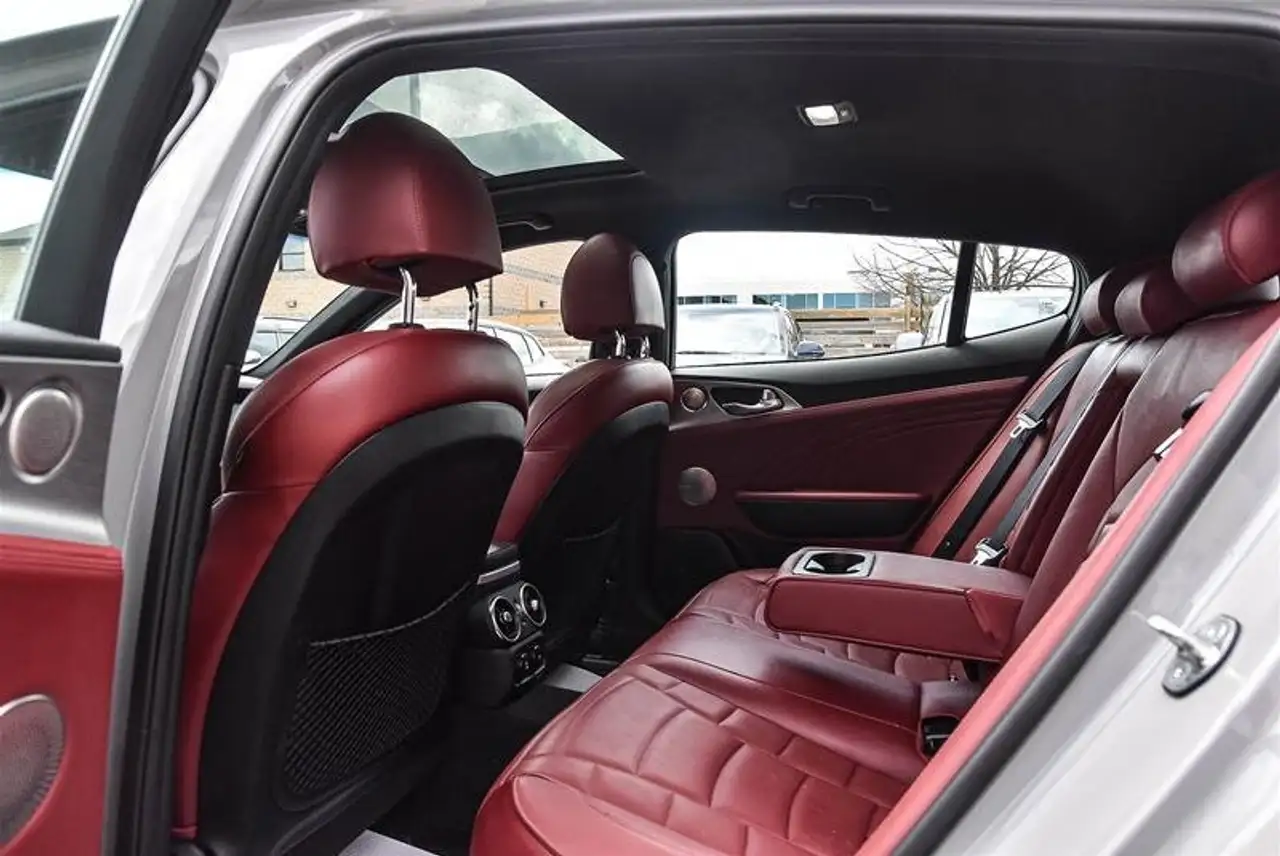 Kia Stinger снимка Kia Stinger
