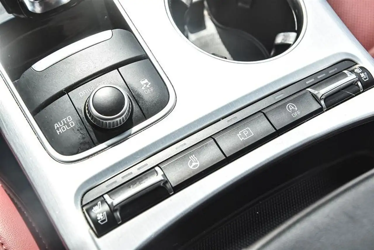Kia Stinger снимка Kia Stinger