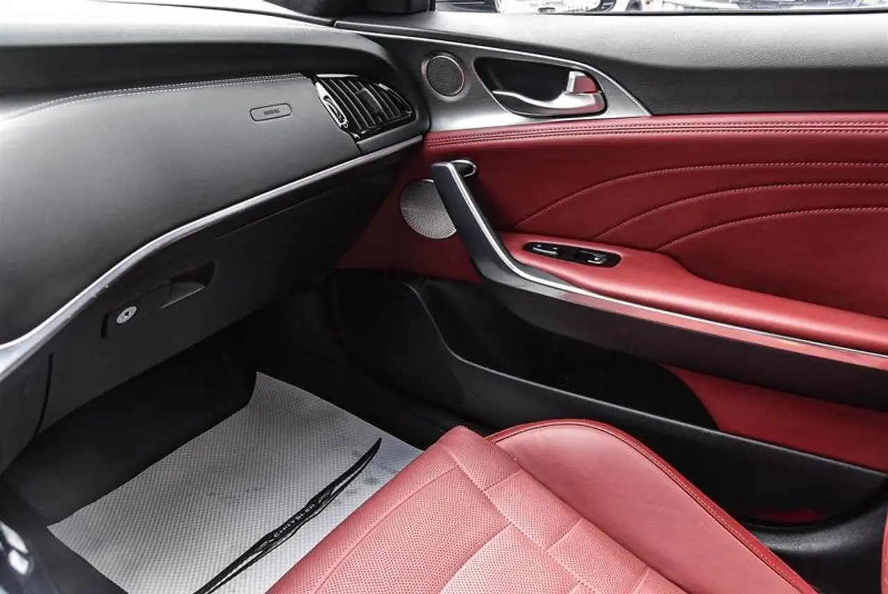 Kia Stinger снимка Kia Stinger
