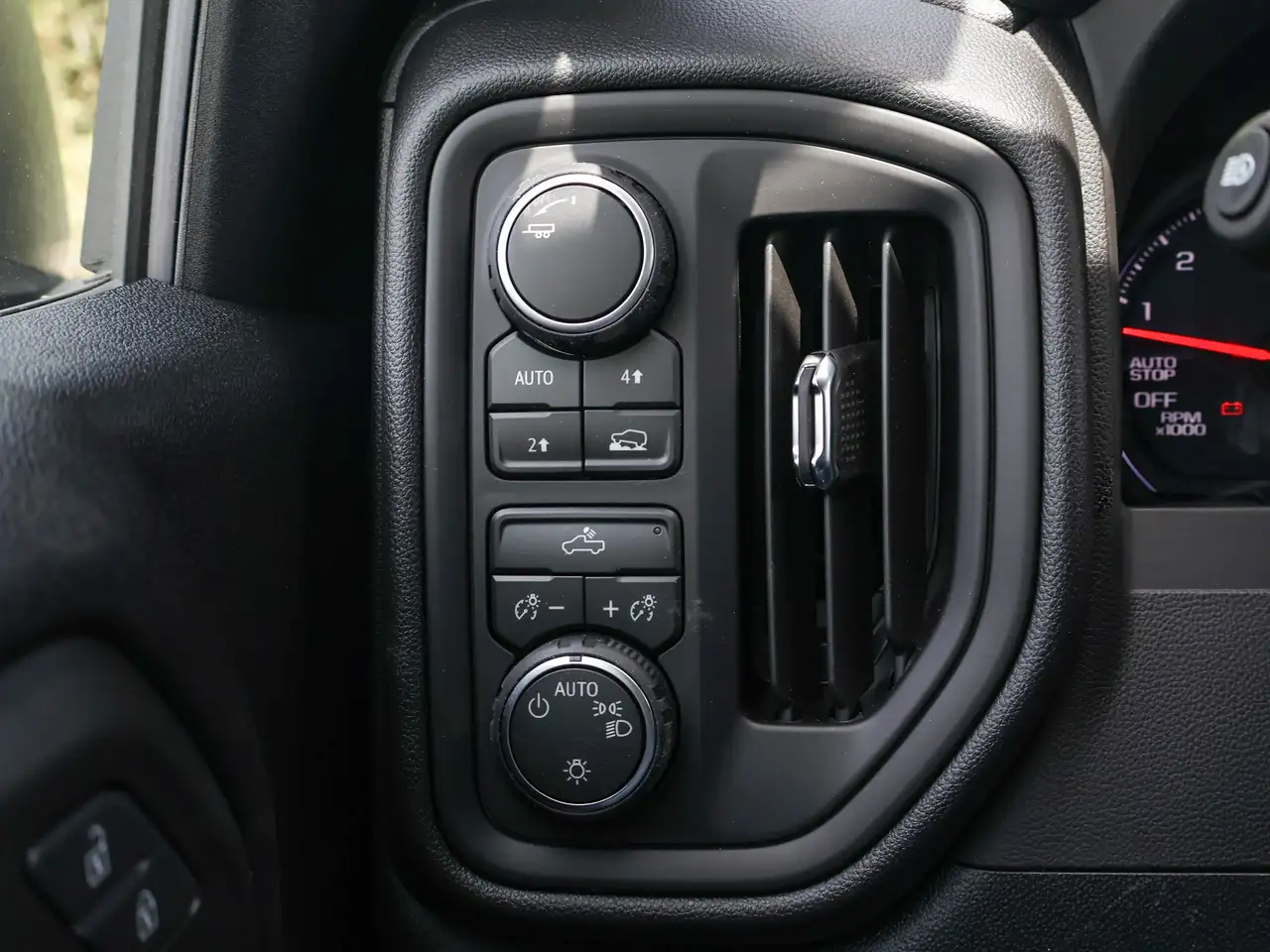 Chevrolet Silverado 1500 снимка Chevrolet Silverado 1500